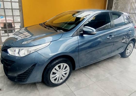 TOYOTA YARIS 1.3 16V FLEX XL LIVE MULTIDRIVE TOYOTA YARIS 1.3 16V FLEX XL LIVE MULTIDRIVE